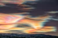 Des nuages nacrés en Finlande. © Martina Schikore, Adobe Stock