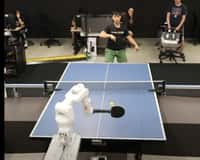 Le robot de Google est le premier à pouvoir gagner contre des humains au tennis de table. © Google DeepMind