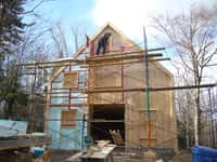 La maison à ossature bois est écologique, résistante et&nbsp;design. En outre, elle nécessite moins de temps de construction qu’une ossature béton. © Arbre évolution, Flickr, cc by sa 2.0