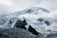 Le glacier du col de Dôme, l'un des massifs du Mont-Blanc, culminant à 4.300 m d'altitude, a conservé les traces de pollution de l'activité romaine durant l'Antiquité. © Alexandre Buisse, Wikimedias Commons, by-sa 3.0