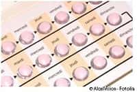 Depuis peu sur le marché, la pilule contraceptive naturelle serait tout aussi efficace que la pilule classique. © AlcelVision/Fotolia 