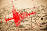 Les régions dans le monde soumises aux plus forts risques sismiques. © TPhotography, Adobe Stock