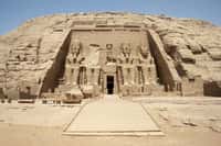 Le temple d'Abou Simbel en Égypte célébrait le culte des dieux Amon, Rê, Ptah et de Ramsès II déifié. © David, fotolia