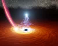 Cette illustration montre un trou noir entouré d'un disque de gaz, avant et après que le disque soit partiellement dispersé. Dans le panneau de gauche, la boule de lumière blanche au-dessus du trou noir se trouve dans la couronne du trou noir, une collection de particules de gaz ultra-chaudes qui se forment lorsque le gaz du disque tombe dans le trou noir. La traînée de débris tombant vers le disque est ce qui reste d'une étoile disloquée par la gravité du trou noir.  