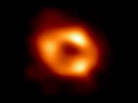 La première image de Sagittarius A*, le trou noir supermassif au centre de la Voie lactée ne montre pas S4716, une étoile qui tourne autour de lui en seulement 4 ans. © ETH Collaboration