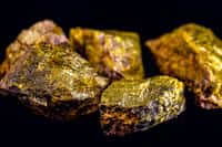 L'uranium est 10 000 fois plus rare que le fer mais 1 000 fois plus abondant que l’or. © RHJ, Adobe Stock