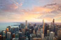Les villes sont-elles prêtes à affronter le réchauffement climatique. Vue aérienne de Chicago. © Oleksandr Dibrova, Adobe Stock