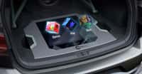 L’affichage 3D de l’autoradio de la Golf GTI Aurora de Volkswagen ne nécessite pas de lunettes spéciales. © Volkswagen