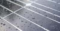 Des chercheurs chinois ont mis au point un panneau solaire qui peut également exploiter l’énergie des gouttes de pluie. © Vincent, Fotolia