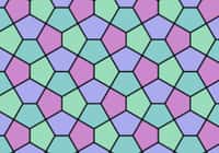 Un pavage pentagonal peut être constitué de pentagones réguliers ou non. L'un des plus célèbres, présenté ici, s'appelle le pavage du Caire. Il fait partie des quatorze types de pavages pentagonaux isoédraux, c'est-à-dire employant un seul type de tuile, connus à ce jour. © Creative Commons wikipedia 