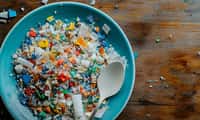 Tous les sols sont pollués par les microplastiques, un danger pour l'environnement et la santé humaine. ©Zay Win Htai, Adobe Stock