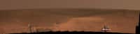 La caméra Pancam d’Opportunity a réalisé ce panorama de 245 ° sur le cratère Endeavour (22 km de diamètre), le 6 janvier 2015 lors de son 3.894e jour de présence sur Mars (Sol 3.894). © Nasa, JPL-Caltech, Cornell University, Arizona State University