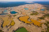Région de La Pampa de Madre de Dios au Pérou. Ce site minier a été exploité directement dans le lit d'une rivière dont il ne reste plus grand-chose aujourd'hui. © Jason Houston (iLCP Redsecker Response Fund/CEES/CINCIA)