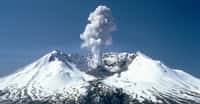 Les volcans émettent dans l’atmosphère, moins de CO2 que les activités humaines. © WikiImages, Pixabay, CC0 Creative Commons