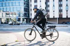 Transformez vos déplacements grâce au vélo électrique Moma Bikes : un VAE à moins de 1000 €