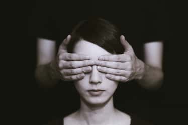 En France, 1,7 million de personnes sont atteintes d’un trouble de la vision. © Ryoji Iwata, Unsplash
