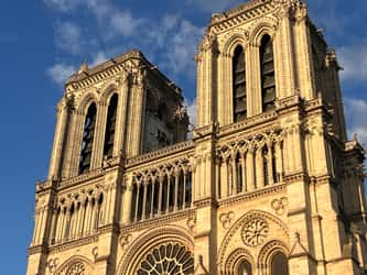 Les tours de Notre-Dame de Paris rénovées. © Rick Lohre, Adobe Stock