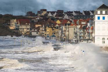 Le nord-ouest de la France est la zone la plus touchée par la hausse du niveau de la mer. © Image'in, Adobe Stock