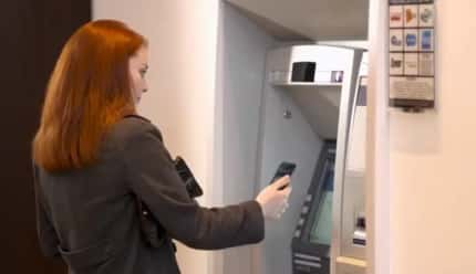 L’application smartphone Cardless Cash Access ambitionne de remplacer la carte bancaire pour les retraits d’argent liquide. Une solution vantée comme plus rapide et plus sécurisée. © FIS L’application smartphone Cardless Cash Access ambitionne de remplacer la carte bancaire pour les retraits d’argent liquide. Une solution vantée comme plus rapide et plus sécurisée. © FIS