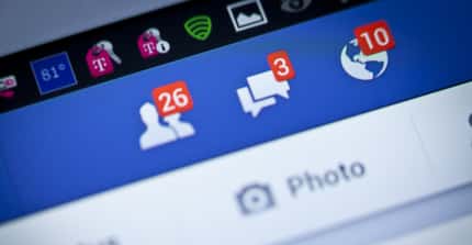 La messagerie instantanée de Facebook permet de rester en contact direct avec ses amis. © Nevodka, Shutterstock La messagerie instantanée de Facebook permet de rester en contact direct avec ses amis. © Nevodka, Shutterstock