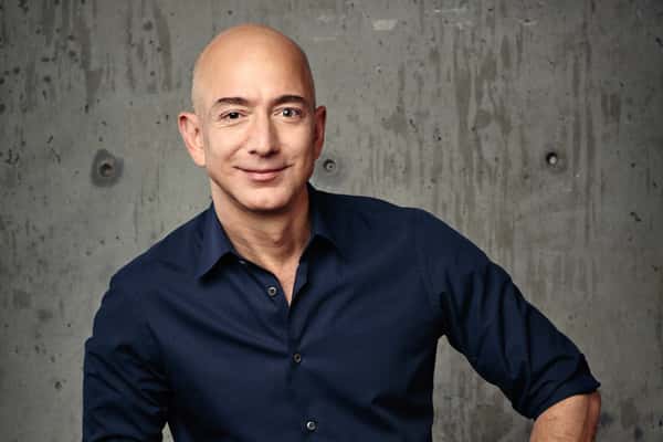 https://cdn.futura-sciences.com/cdn-cgi/image/width=600,quality=60,format=auto/sources/images/Jeff%20bezos.jpg