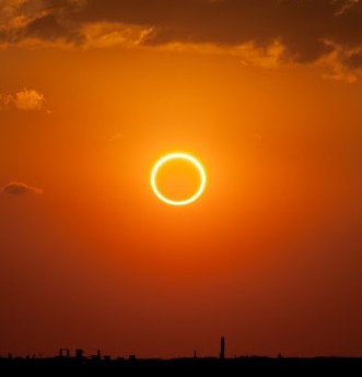 Une éclipse annulaire de Soleil. © DR