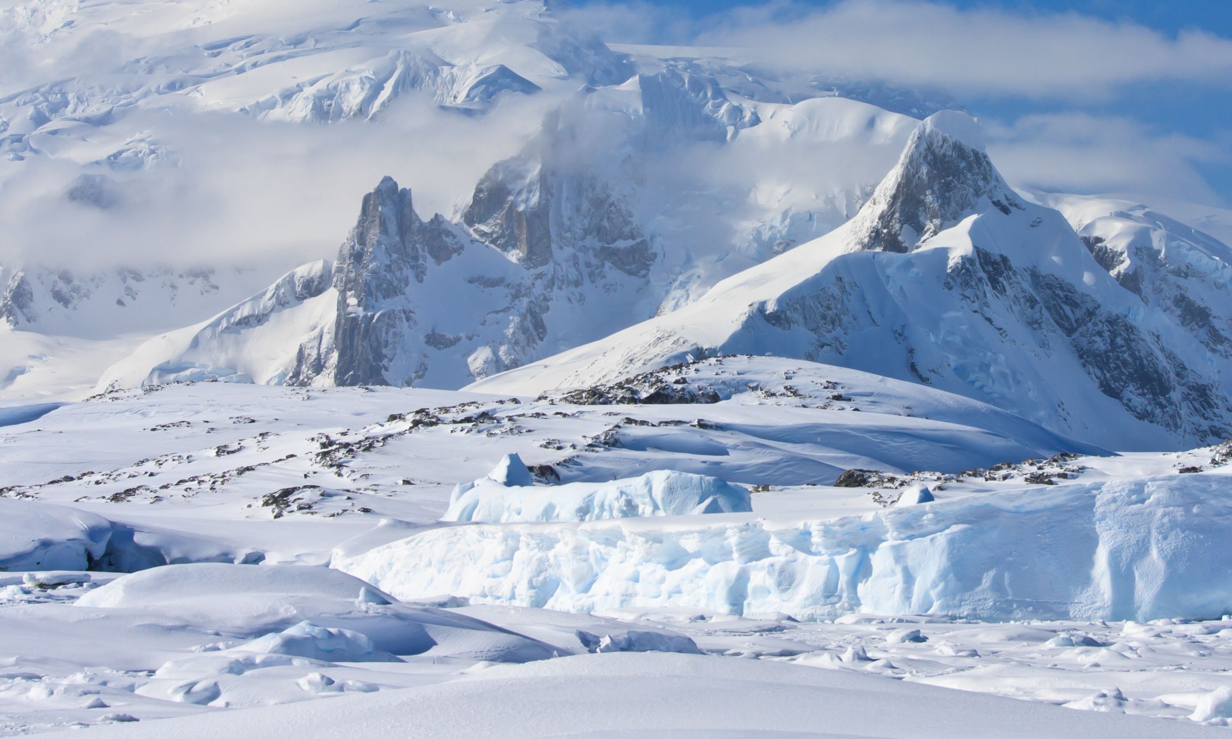 Heidi Sevestre et Matthieu Tordeur repartent pour une nouvelle expédition : Under Antarctica. © Goinyk, Adobe Stock