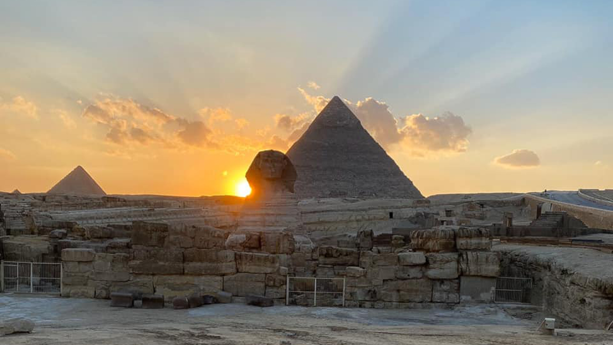 L’équinoxe à Gizeh avait notamment permis de révéler quelques secrets concernant l’architecture du Sphinx. © Ministère des Antiquités et du Tourisme 