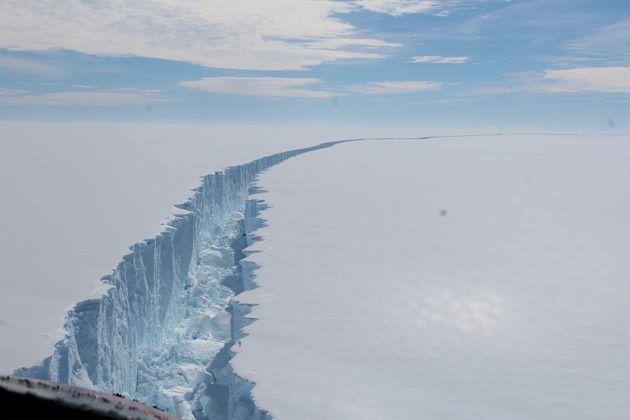 Le détachement de l'iceberg Larsen C, en Antarctique, en août 2017. © BAS