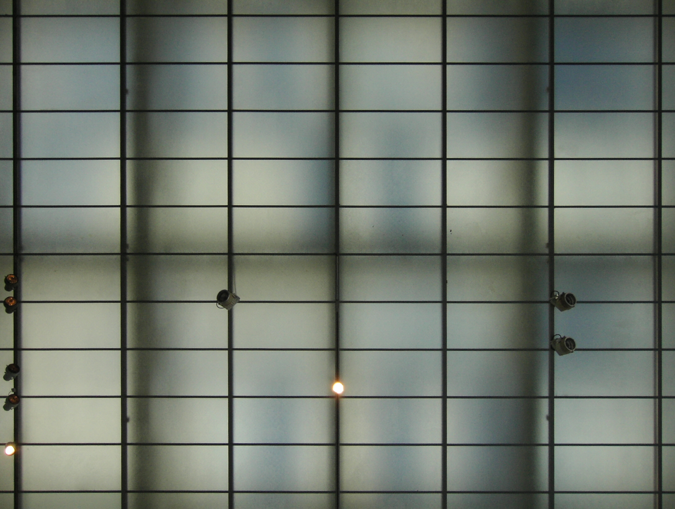 Le verre dépoli est un matériau translucide : il diffuse une partie de la lumière. © hobvias sudoneighm, Flickr