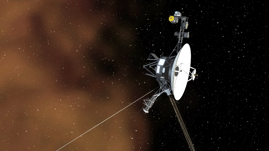 Une vue d'artiste de la sonde Voyager 1 sur le point de pénétrer dans le plasma du milieu interstellaire, que l'on voit sur la gauche représenté sous forme d'une brume orange. En fait, il semble maintenant bien établi que Voyager 1 vogue dans le milieu interstellaire depuis août 2012. © Nasa, JPL-Caltech