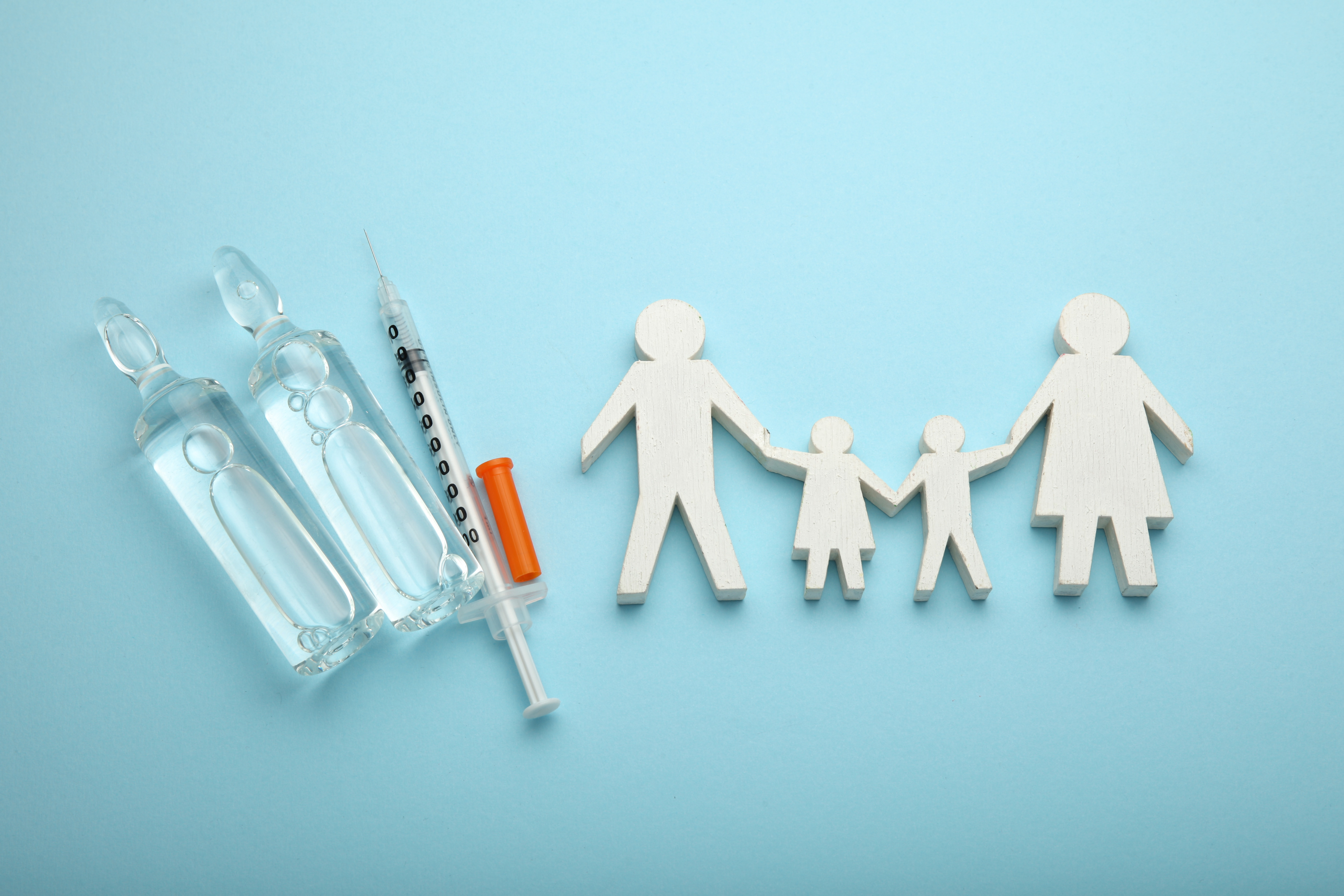 La vaccination réactive consiste à proposer la vaccination à l'entourage d'une personne contaminée. © Andrii Zastrozhnov, Adobe Stock