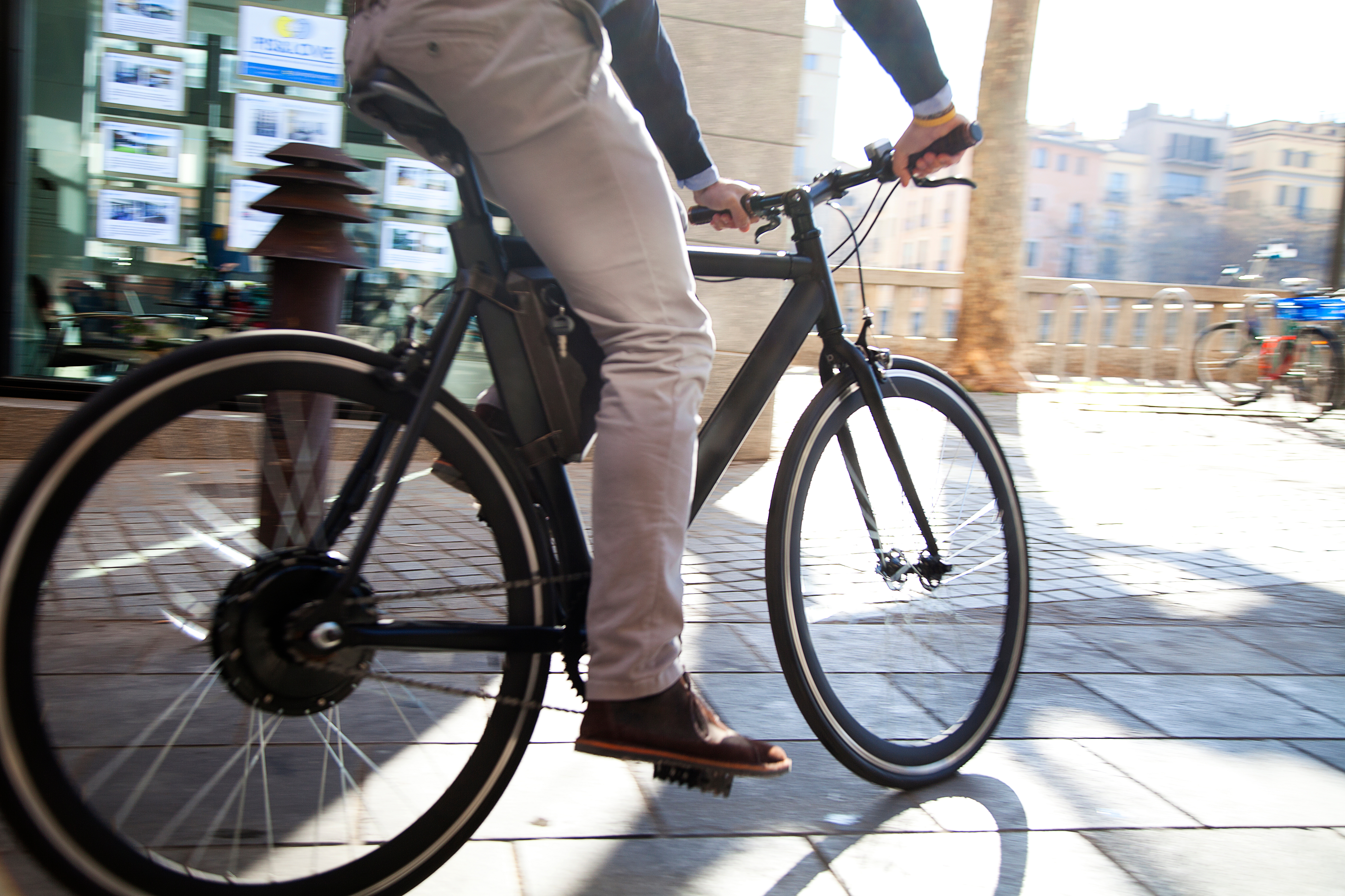 Vélos et trottinettes électriques : les offres mobilité électrique à saisir d'urgence pour le Black Friday