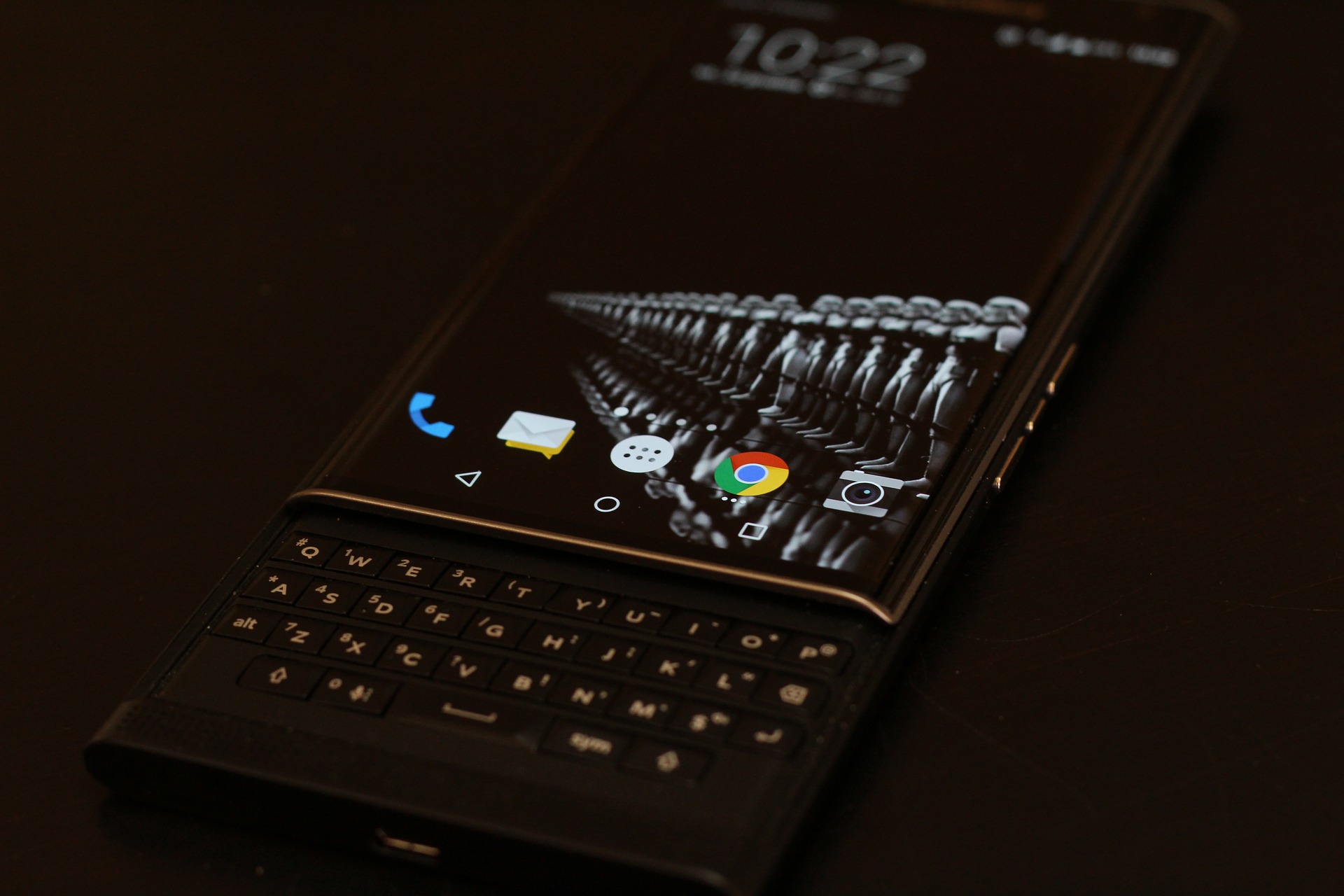 Durant plus d’une décennie, les BlackBerry furent les champions des smartphones avec leur clavier complet, leur système de push mail et leur système ultrasécurisé .© ArtificialOG, Pixabay