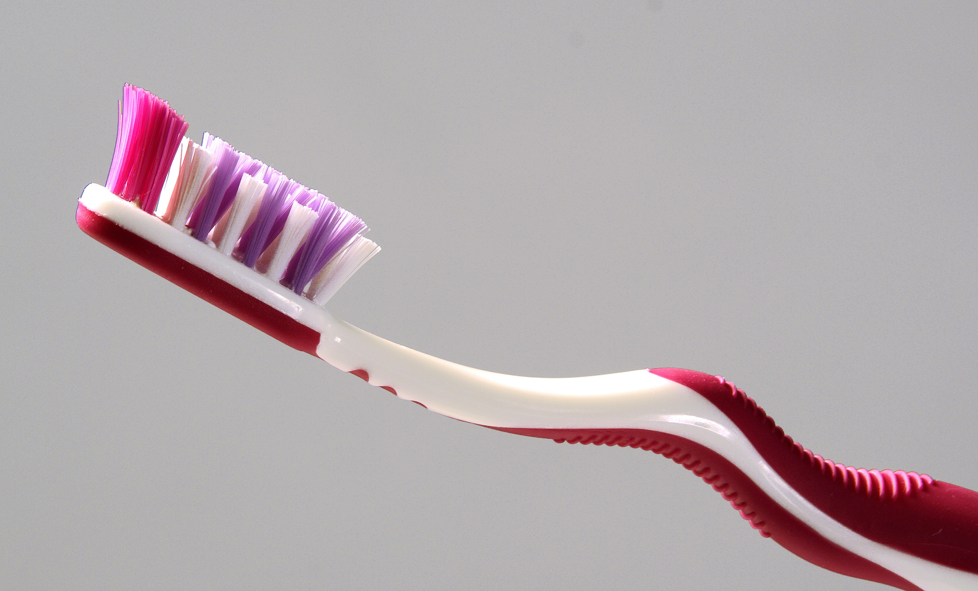 L'efficacité du brossage dépend de la brosse à dents. © Psop Photo, Adobe Stock