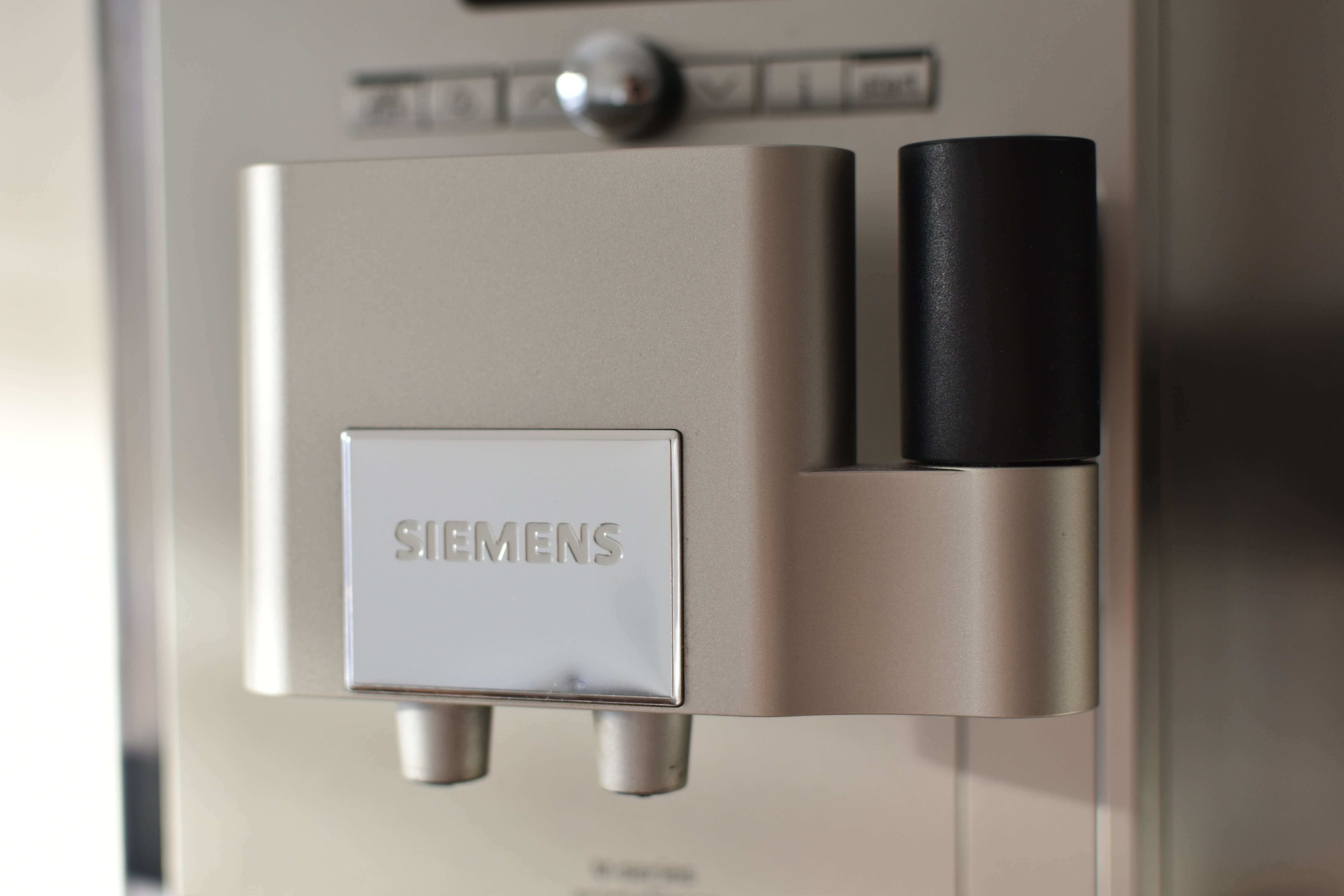 Siemens TP503R09 : une cafetière haut de gamme destinée aux passionnés de café