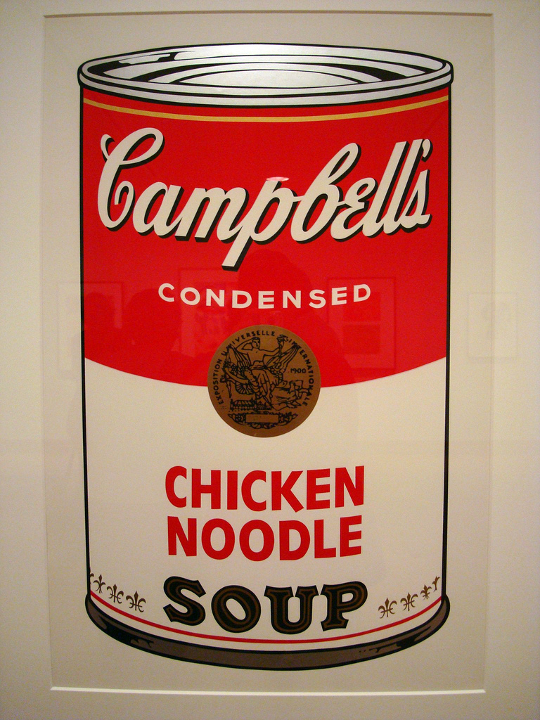 La célèbre canette Campbell, utilisée par Andy Warhol pour dénoncer la société de consommation, contenait probablement du bisphénol A. © IslesPunkFan, Flickr, cc by nc 2.0