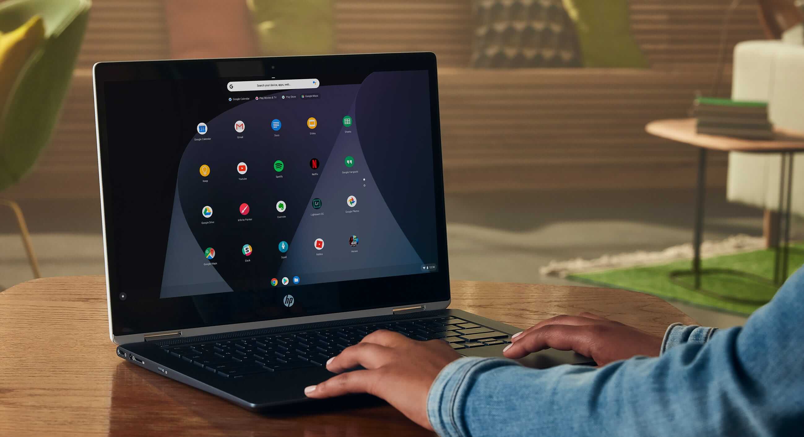 Le nouveau capteur de présence humaine des Chromebooks permettra de savoir si quelqu’un d’autre tente de lire votre écran. © Google