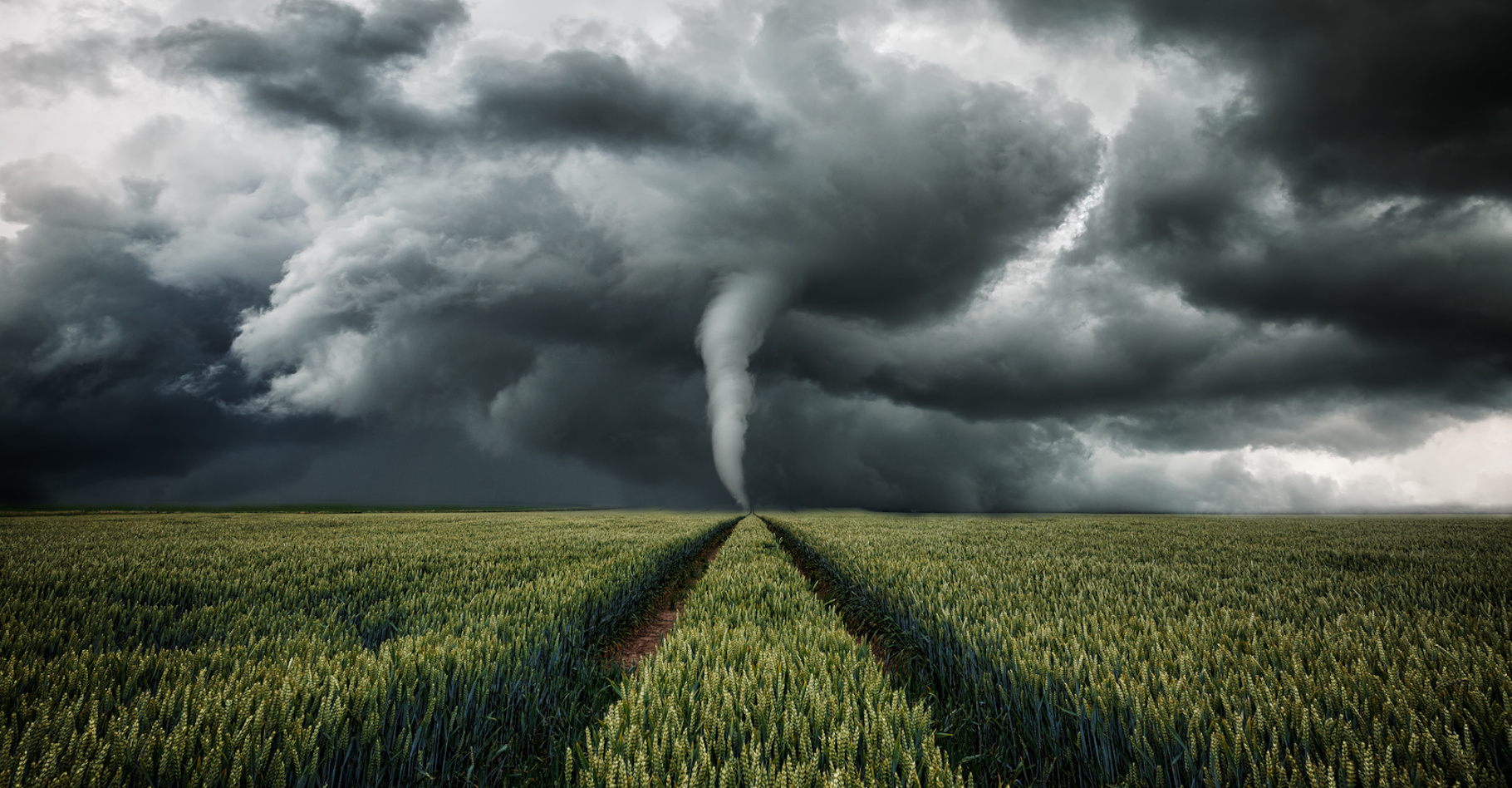 Chaque année, on recense une cinquantaine de tornades en France. © ohenze, Fotolia
