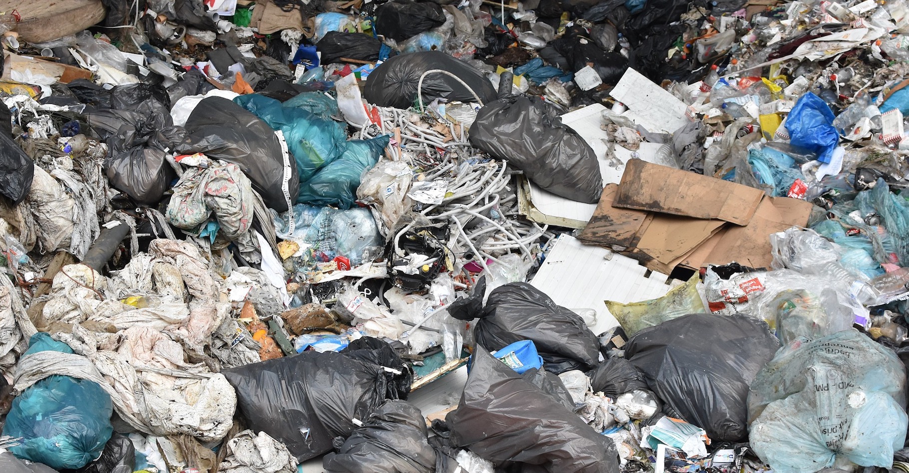 Aujourd’hui, fini — en principe — les décharges sauvages. Nos déchets sont soigneusement collectés et triés avant d’être valorisés ou stockés. © Ben_Kerckx, Pixabay, CC0 Creative Commons