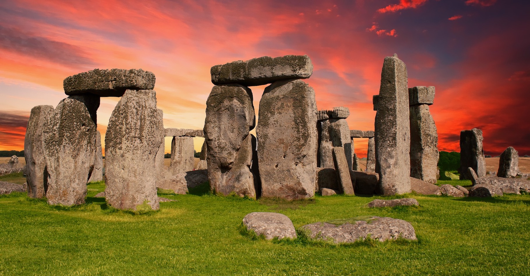 On trouve des dolmens et des menhirs un peu partout dans le monde, mais le site mégalithique le plus connu est sans doute celui de Stonehenge. © HypnoArt, Pixabay, CC0 Public Domain