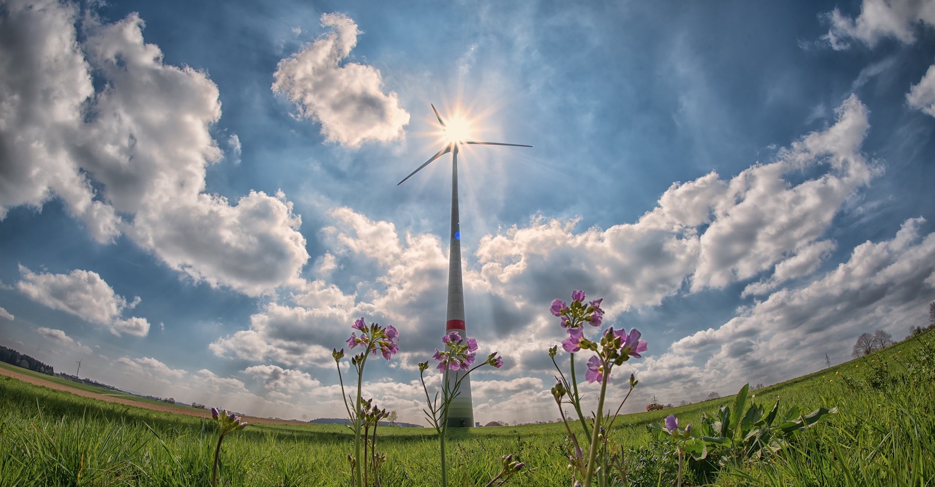 Pour lutter contre le dérèglement climatique, la Programmation pluriannuelle de l’énergie demande la réduction de la consommation d’énergies fossiles importées. Le moment est donc bien choisi pour créer une entreprise dans le secteur des énergies renouvelables. © winterseitler, Pixabay, CC0 Public Domain