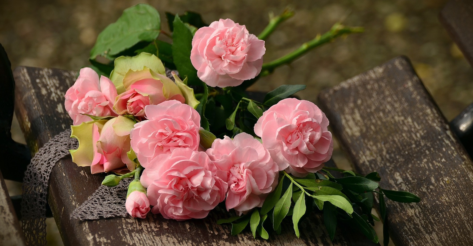La plupart des femmes sont séduites par un homme qui leur offre des fleurs. La faute au principe du handicap ? © congerdesign, Pixabay, CC0 Creative Commons