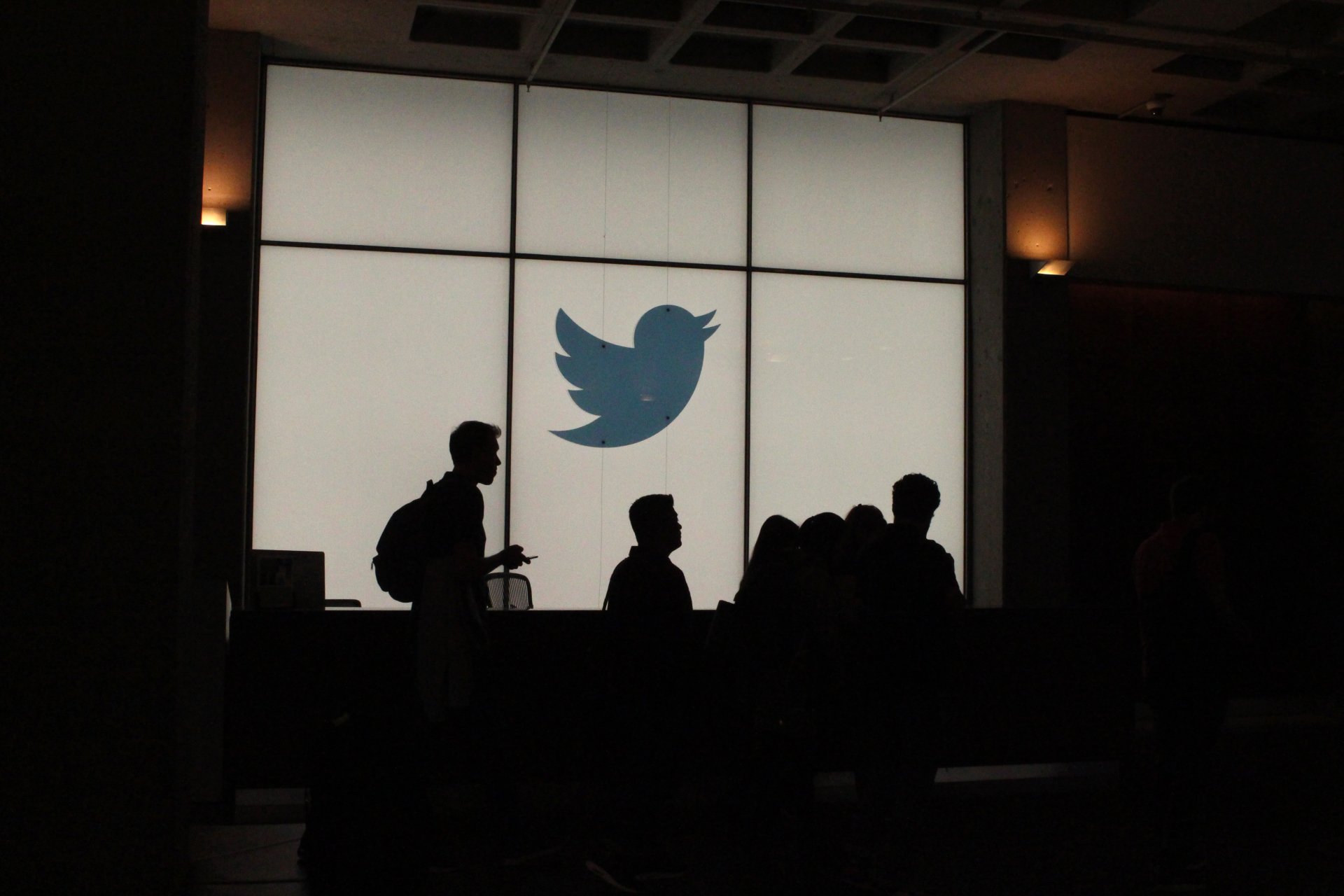 Twitter a choisi de jouer la transparence mais cela suffira-t-il à éteindre l’incendie ? © Glenn CHAPMAN, AFP