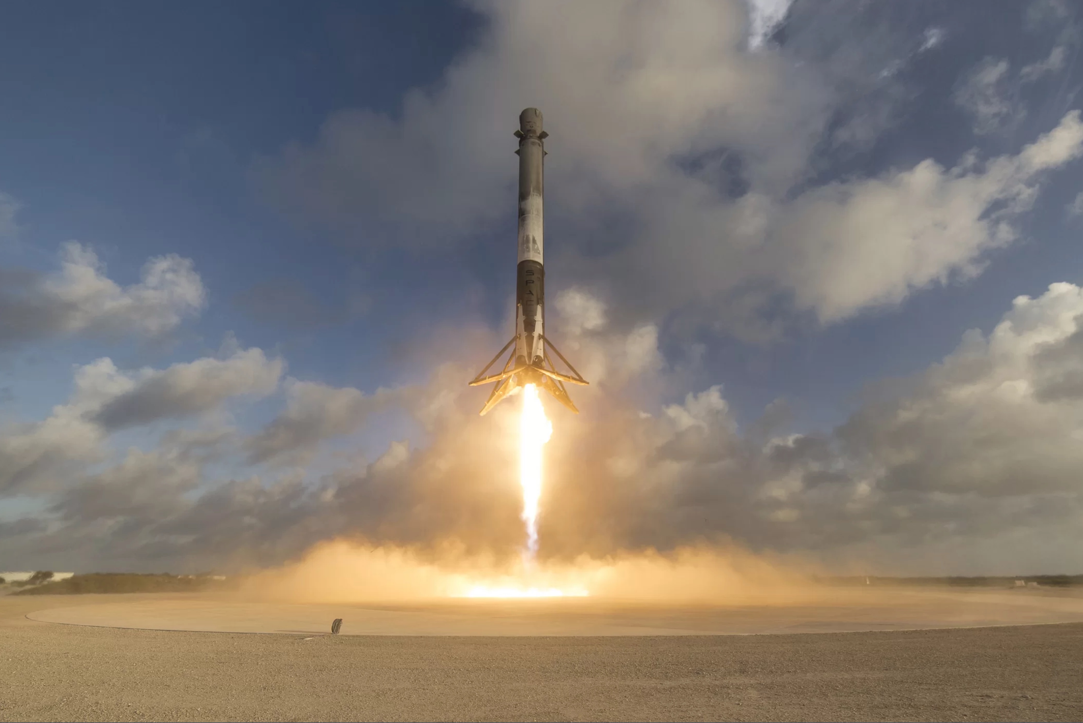 Depuis la base de Vandenberg, un lanceur Falcon 9 décolle avec à son bord 10 satellites Iridium Next. © SpaceX