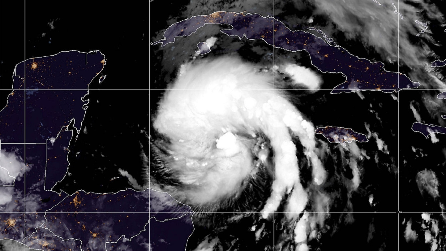 La tempête tropicale Ian juste avant de devenir un ouragan. © NOAA