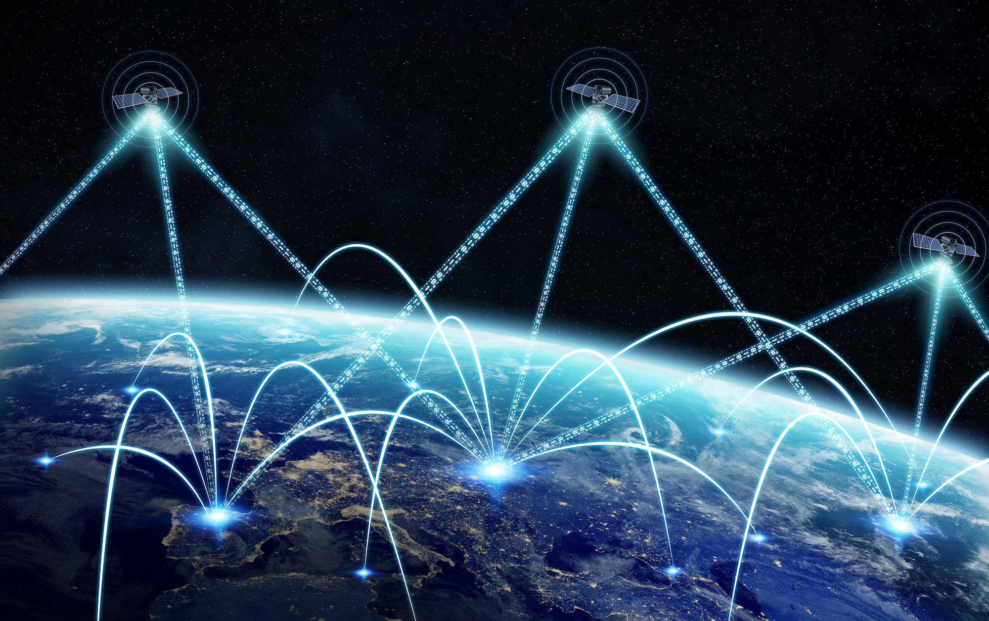 De simples satellites de communication pourraient permettre de repérer des avions furtifs. © Sdecoret, Adobe Stock