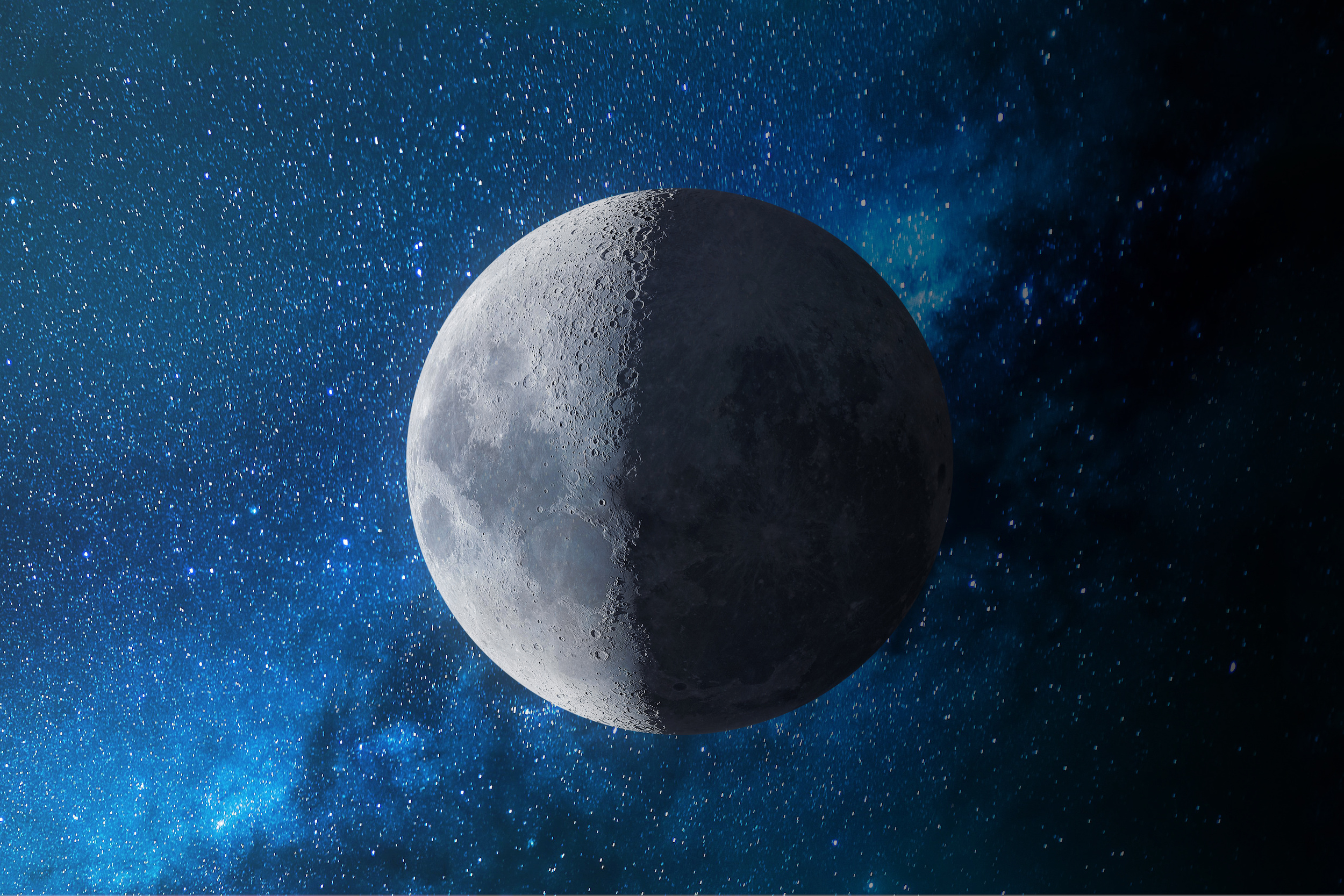 Les mers lunaires possède une composition minéralogique qui témoignent du retournement du manteau lunaire. © Turgut, Adobe Stock