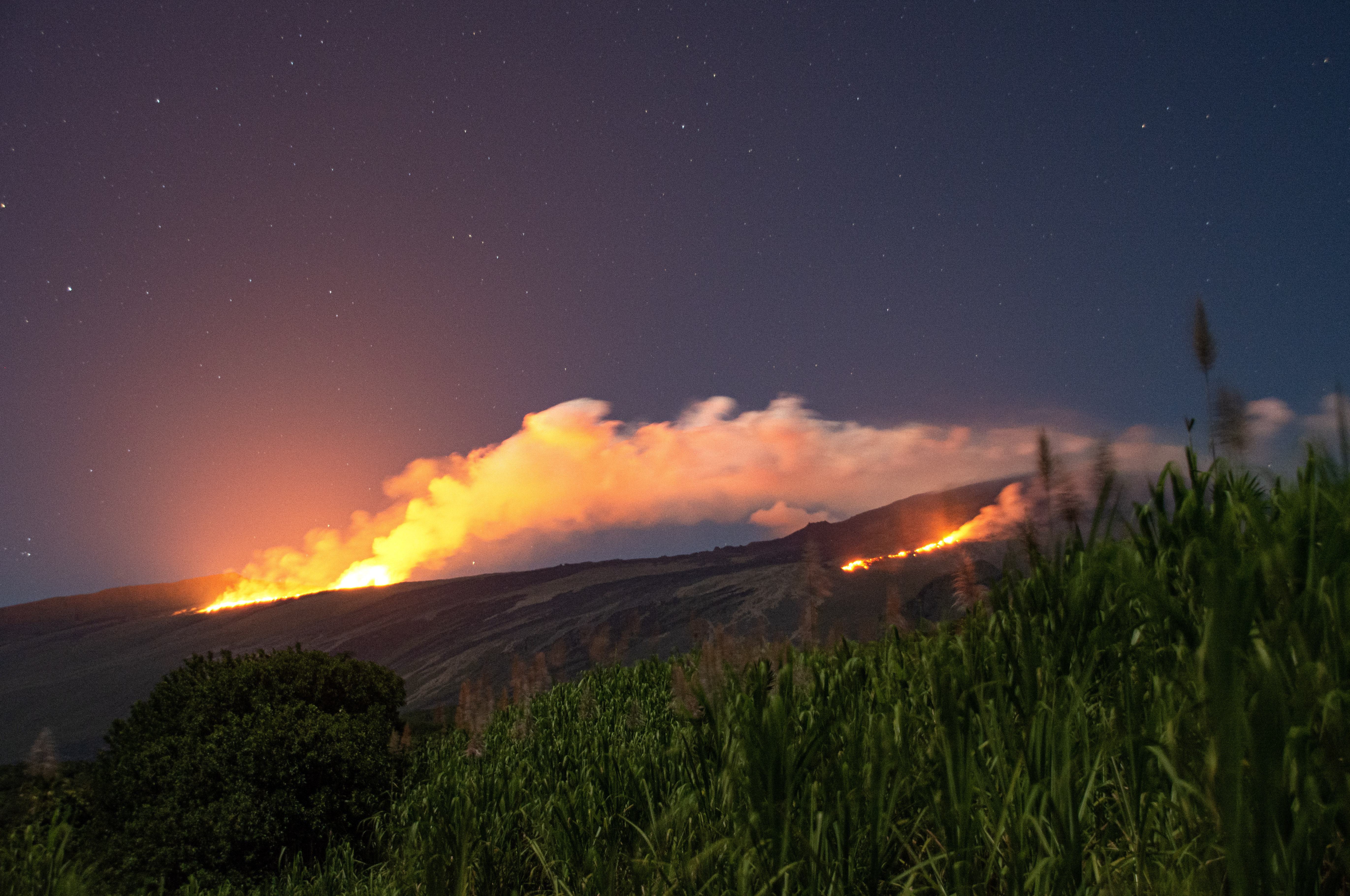 Éruption du 2 juillet 2023, vu depuis le nord de l'Enclos Fouqué. © Patrice Huet, La Cité du Volcan 