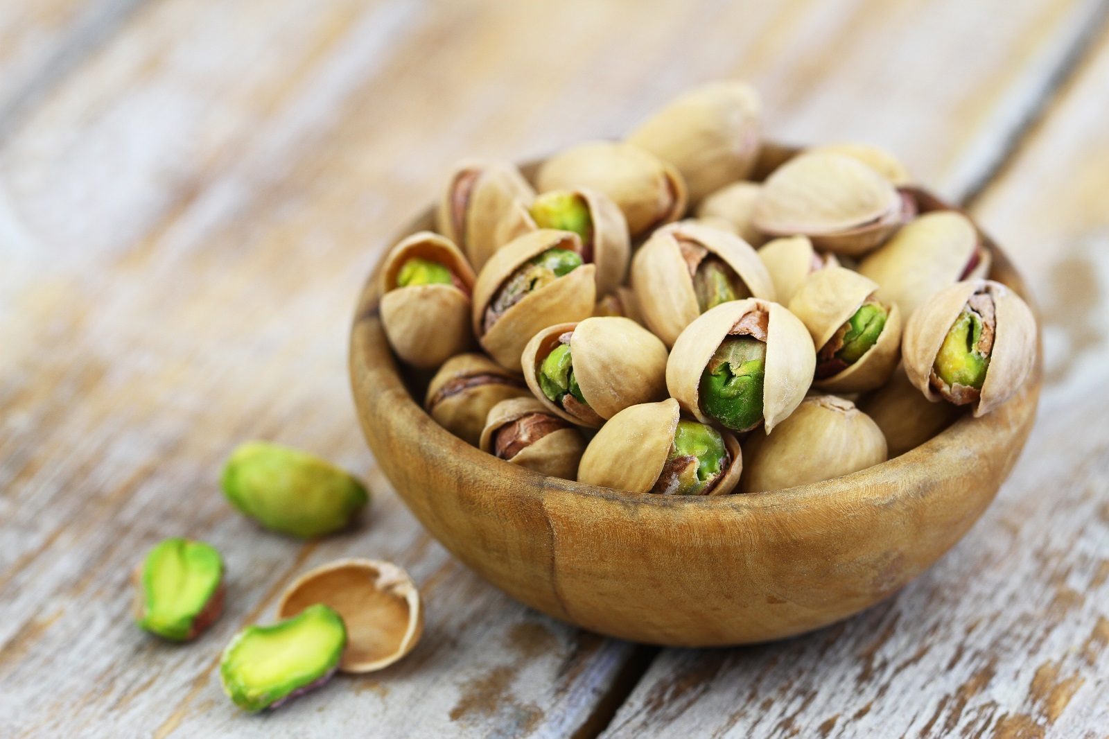 Croquantes et délicieuses pistaches, fruits du pistachier. © graletta, Adobe Stock